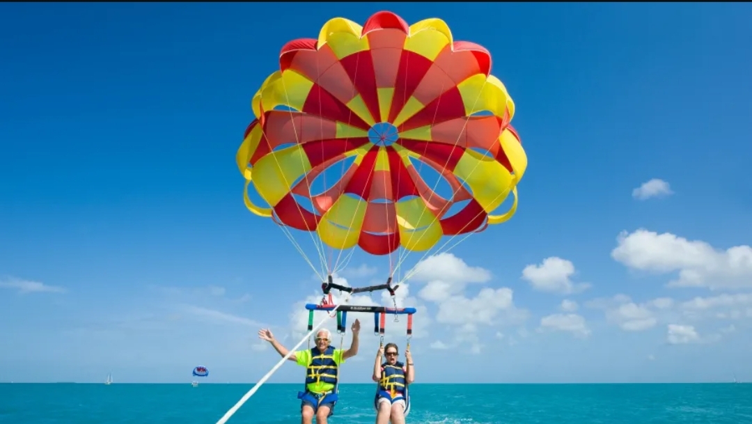Parasailing + west Bay Beach Break